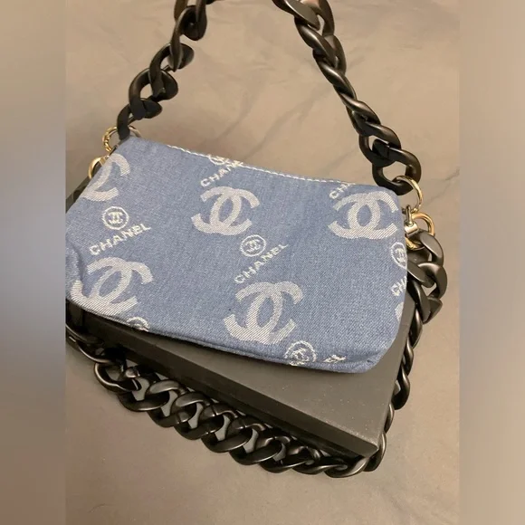 CC Authentic Chanel mini bag! - Picture 4 of 4
